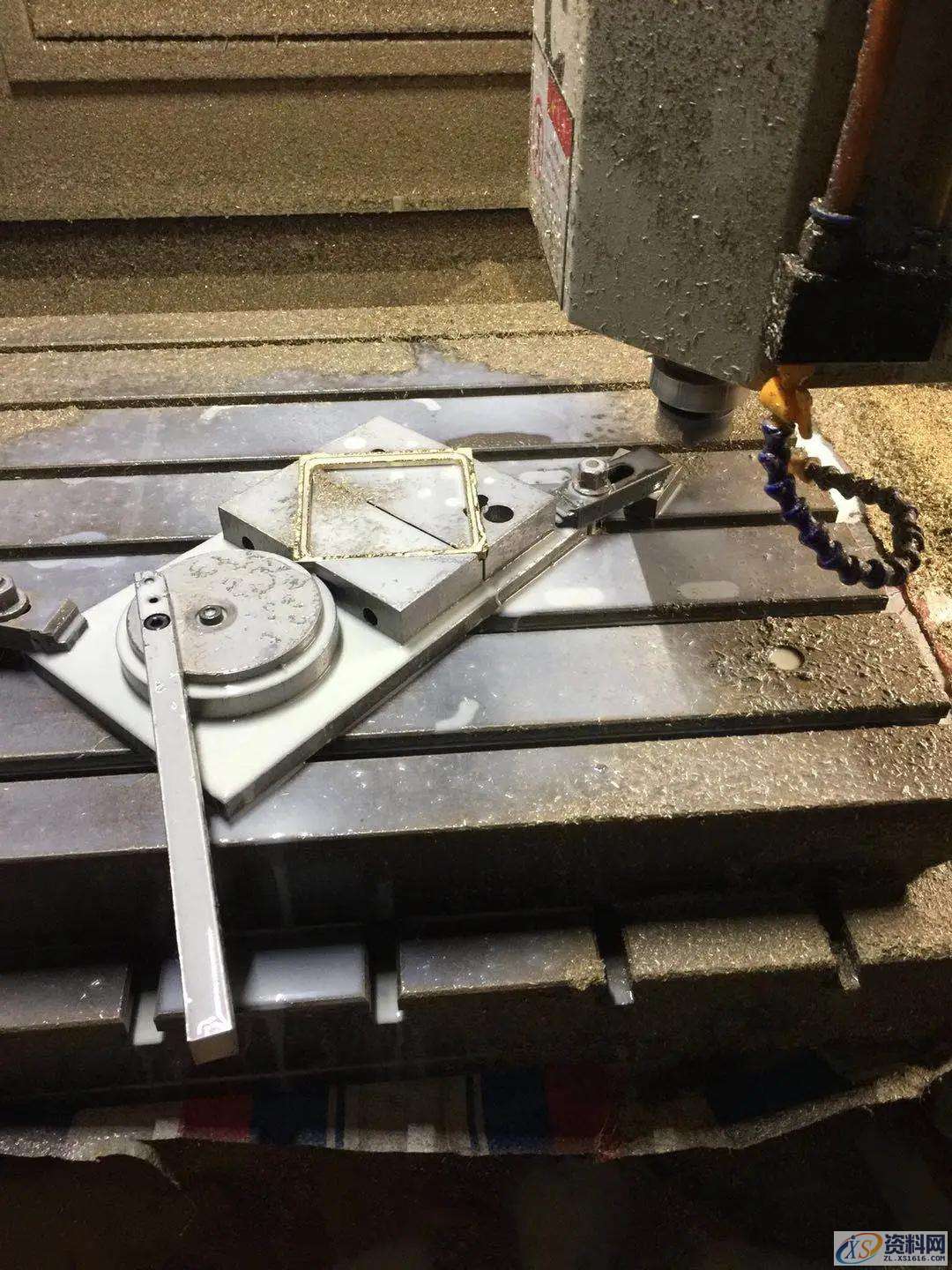 外圆上凸起筋条以及内孔凸台加工方案PART 01 大批量产品夹具设计方案PART 02 零件平面度保证方法PART 03 外圆上凸起筋条以及内孔凸台加工。,加工,第2张