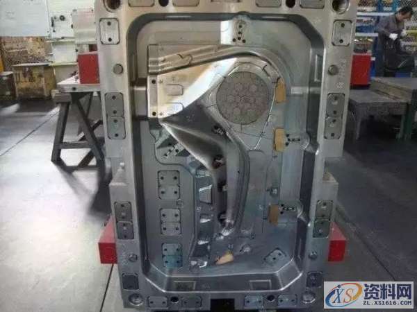 汽车左后门板大型注塑模具设计技巧与步骤,模具设计,注塑,步骤,第6张 汽车左后门板大型注塑模具设计技巧与步骤,模具设计,注塑,步骤,第6张