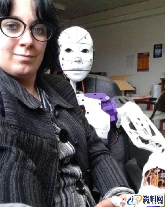 如果让你跟3D打印的InMoov机器人结婚你是否愿意？,嫁给3D打印的InMoov机器人：“机器人，我（愿意）！,是否,第2张