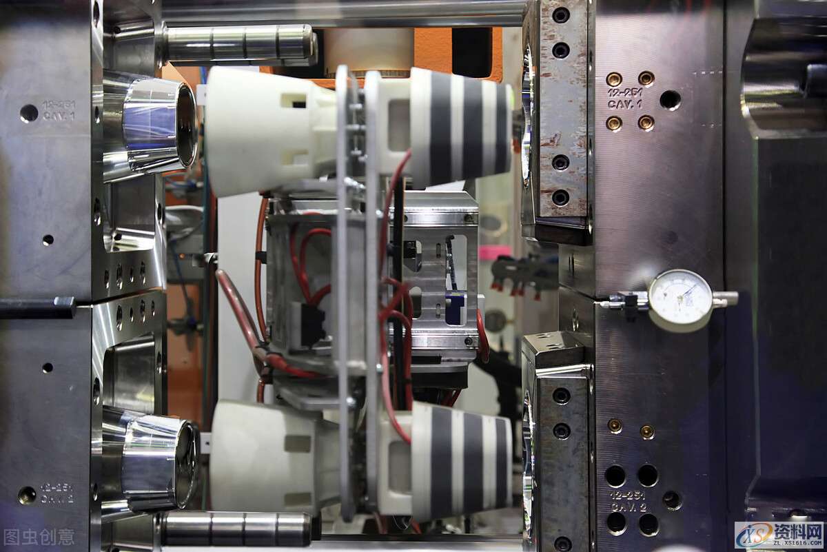 做注塑模具时，如何使用顶针油？这6步操作一定要记牢1、顶针油的用途2、使用场合3、使用方法4．注意事项,顶针,使用,第1张