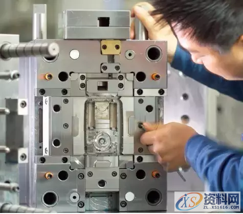 在模具行业要怎么混？看懂此文可能少走几年弯路！一、模具钳工师傅（装配钳工、修模钳工）二、各加工岗位师傅三、CNC编程四、模具设计,在模具行业要怎么混？看懂此文可能少走几年弯路！,模具,模具设计,第1张